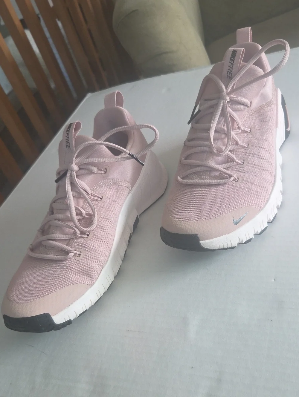 Nike Free Metcon Women’s Lightweight Knit Sneakers - Pale Pink